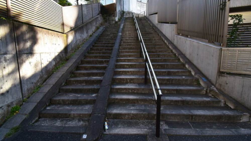 তবে সেই সব কাহিনি আদতে কাহিনিই। ‘অবাকে কায়দান’-এর অবাক করা ধাঁধার সমাধান রয়েছে চোখের সামনেই।