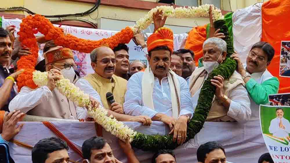 Congress hit road on their foundation day