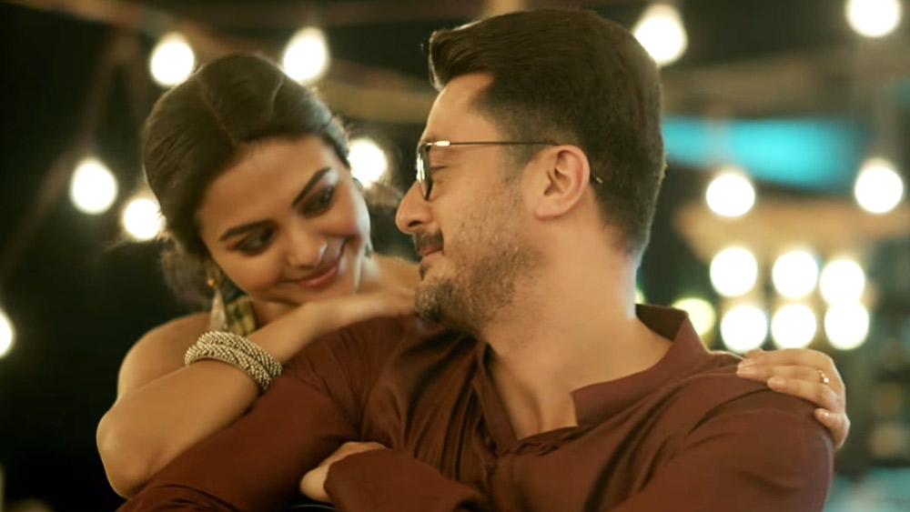 ‘এই মায়াবী চাঁদের রাতে’ গানের দৃশ্য