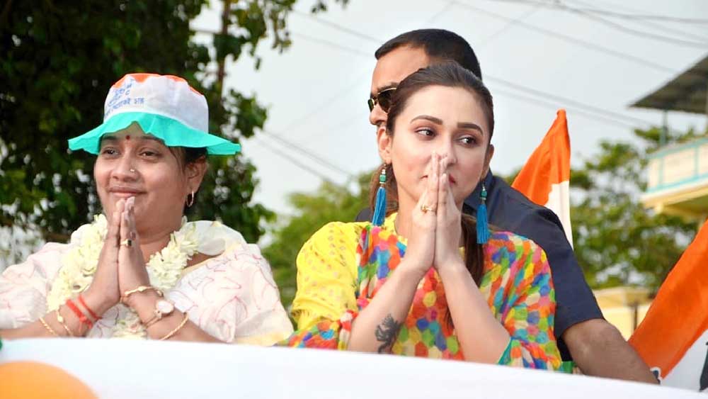 প্রচারে মিমি।