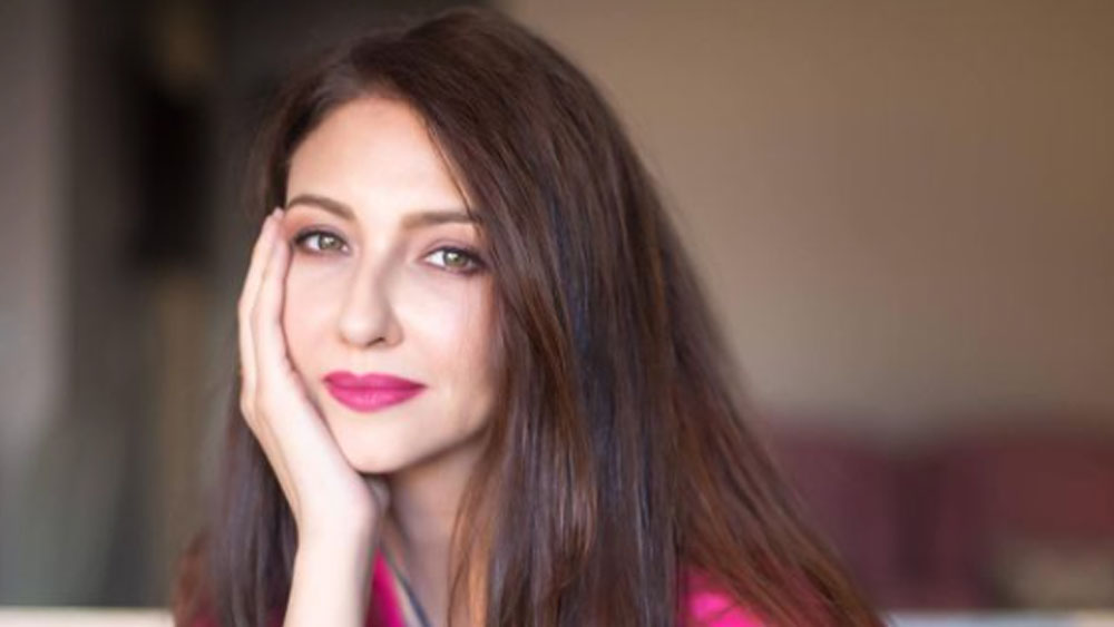 মডেলিং, উপস্থাপনা, ধারাবাহিকে অভিনয় এবং তারপর ফিল্ম। ২০০৬ সাল থেকে কেরিয়ার নিয়ে ভাবতে শুরু করেছিলেন সৌম্যা টন্ডন। আর ওই বছর থেকেই সাফল্য যেন তাঁর পা ছুঁয়ে ফেলে।