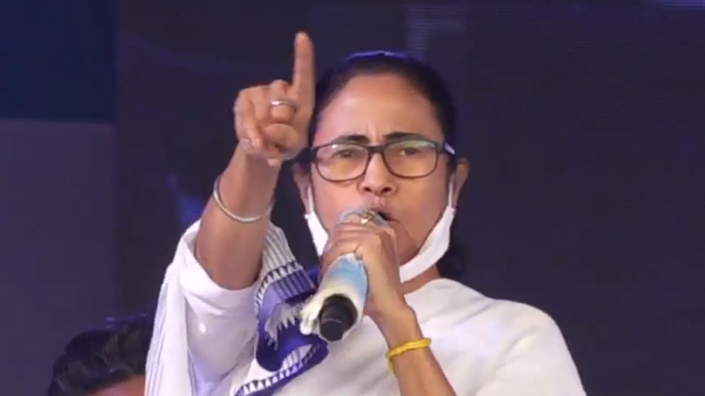 লোকসভায় গো-হারা হেরেছি, জানি এ বার আপনারা পুষিয়ে দেবেন: উত্তরবঙ্গে মমতা 