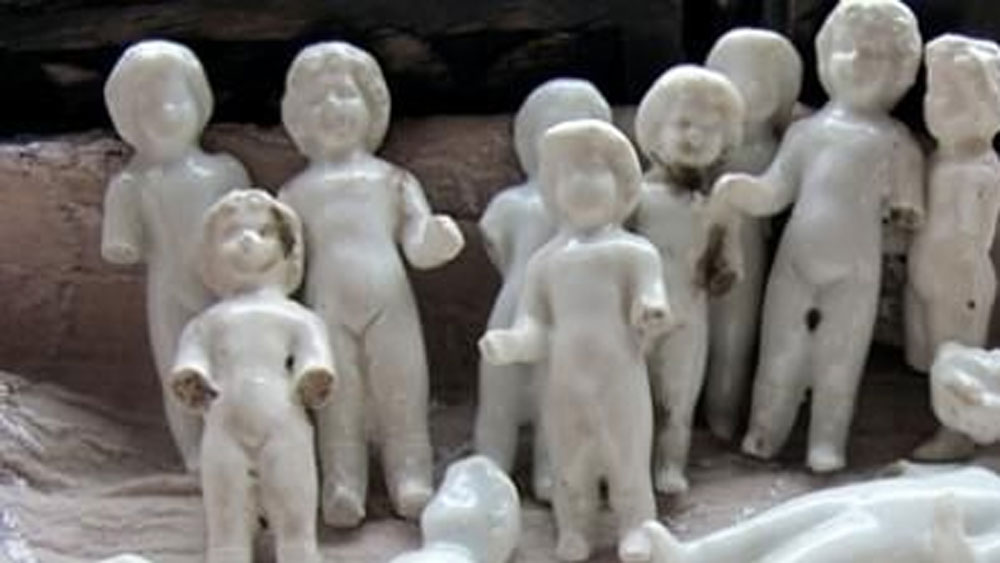 শার্লট নামে এক শিশুই ছিল কবিতার প্রধান চরিত্র। নতুন বছর উদযাপন করতে যাওয়ার সময় মর্মান্তিক মৃত্যু হয়েছিল তার। ঠান্ডায় জমে মারা গিয়েছিল শার্লট।  