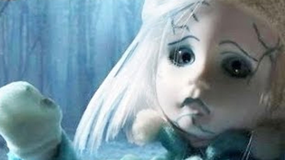 বর্ষপূরণ নিয়ে বাচ্চাদের মধ্যে একটা আলাদা উত্তেজনা থাকে। নতুন জামা, পছন্দের খেলনা, খাবার এবং অনেক উপহার পেয়ে থাকে বাচ্চারা। তার পর আসে কেক খাওয়ার পালা। কেক কেটে স্বাগত জানানো হয় নতুন বছরকে।