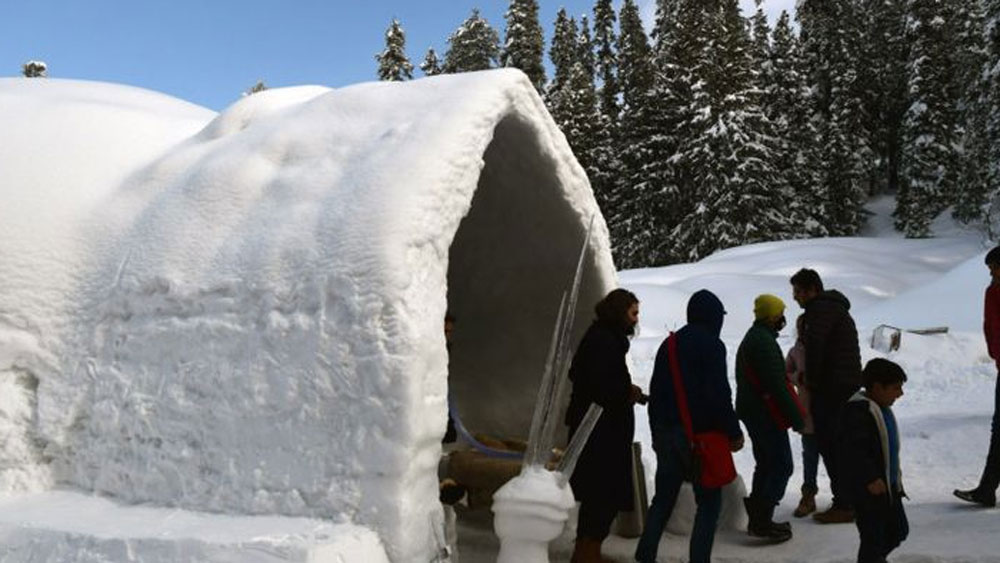 এর এক অধিকর্তা হামিদ মাসুদি জানিয়েছেন, লিমকা বুক অব রেকর্ডের জন্য এই রেস্তরাঁর নাম নথিভুক্ত করা হয়েছে।
