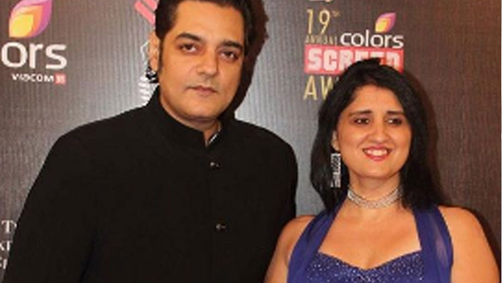 এ নিয়ে আক্ষেপও করেন না চন্দ্রচূড়। স্ত্রী অবন্তিকা কুমারী এবং এক সন্তানের সঙ্গেই ব্যস্ত। নায়ক-গায়কের বাইরে পরিবারের কাছে আরও একটি পরিচিতি রয়েছে তাঁর। তিনি অত্যন্ত ভাল একজন রাঁধুনী।