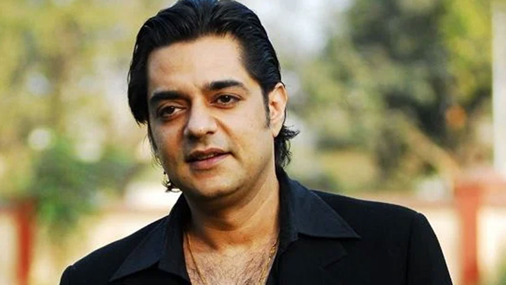 তাঁর ঝুলিতে অনেকগুলি ছবি রয়েছে। দুটি ছবির নেপথ্য সঙ্গীতেও গান করেছেন তিনি। অথচ তা সত্ত্বেও সে ভাবে তারকার স্বাদ পাননি তিনি।