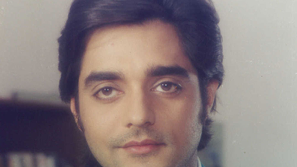 অভিনয় জীবনের শুরুতেই যে প্রশংসা পেতে শুরু করেছিলেন, তা ক্রমশ ম্লান হতে শুরু করেছিল। কোনও ভাল চরিত্র তিনি পাচ্ছিলেন না। এমতাবস্থায় গোয়ার এক দুর্ঘটনা তাঁর অভিনয় জীবনে ব্যাপক ছাপ ফেলে। গোয়ায় বড় দুর্ঘটনা ঘটে। যাতে তাঁর হাত খুব বাজে ভাবে ক্ষতিগ্রস্ত হয়ে পড়ে।