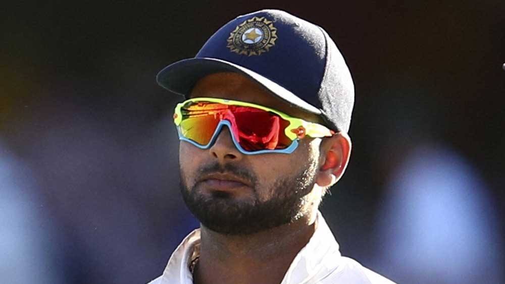 ঋষভ পন্থ: ব্রিসবেনের নায়ককে বাদ দিয়ে ঋদ্ধিমানের সুযোগ পাওয়া এই মুহূর্তে বেশ কঠিন বলেই মনে করা হচ্ছে। ভারতের মাটিতে ব্যাটসম্যান পন্থ নন, পরীক্ষার মুখে পড়বেন উইকেটকিপার পন্থ। সেই দায়িত্ব কতটা সফল ভাবে পালন করতে পারেন সেই দিকেই তাকিয়ে থাকবেন সমালোচকরা।