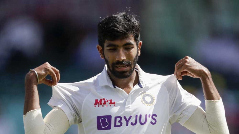 যশপ্রীত বুমরা: ১০০ শতাংশ সুস্থ বুমরা। ব্রিসবেন টেস্টে তিনি খেলতে না পারলেও ভারতের ১ নম্বর বোলার তিনি। পেস আক্রমণে তিনি দলে থাকা মানে ভারতের আক্রমণ দ্বিগুণ হয়ে যাওয়া।