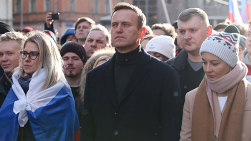 অভিযোগ ওঠে বিষে দিয়ে তাঁকে খুন করার চেষ্টা করা হয়েছিল। ফেডেরাল সিকিউরিটি সার্ভিস-এর বিরুদ্ধে এমনই বিস্ফোরক অভিযোগ তোলেন রাশিয়ার বিরোধী নেতা আলেক্সেই নাভালনি।