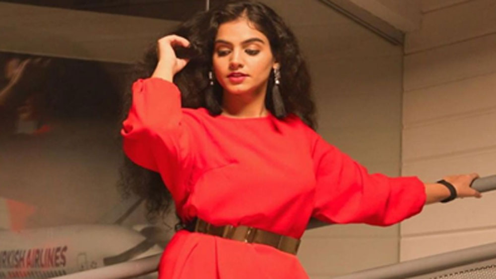 এ ছাড়াও প্রচুর মডেলিং ফটোশ্যুট করেন তিনি। অন্যান্য টিকটক তারকাদের সঙ্গেও মিলেমিশে ভিডিয়ো বানান বসুন্ধরা।