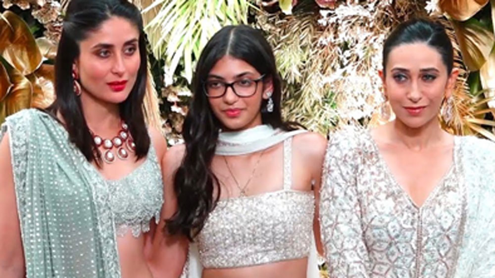 শুরু করা যাক একটু আগে থেকেই। কপূর পরিবারে জন্ম হয়েও করিশ্মা কী ভাবে অভিনয় জগতে এলেন? কী ভাবে তাঁর অভিষেকের সঙ্গে পরিচয় হল? সে পরিচয় কী ভাবে প্রেমে পরিণত হল এবং সবচেয়ে গুরুত্বপূর্ণ বিষয়, সেই তৃতীয় ব্যক্তি কে ছিলেন মূলত যাঁর জন্যই তাঁদের সম্পর্ক ভেঙে গেল?