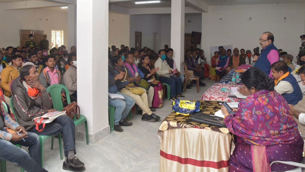 দক্ষিণ ২৪ পরগনার কাকদ্বীপে বিজেপি-র সাংগঠনিক বৈঠকে শোভন ও বৈশাখী।