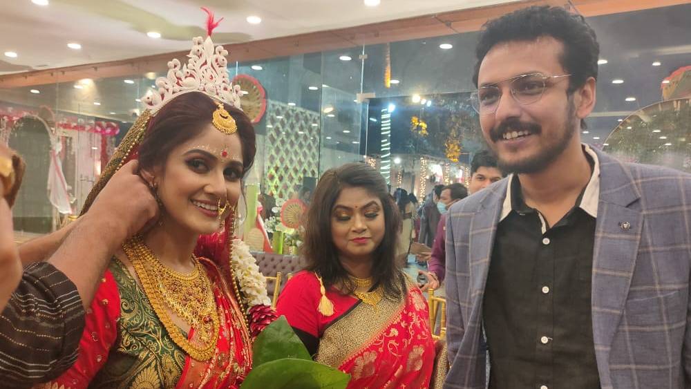 সৌজন্য ও গুনগুন 