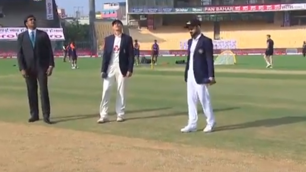 সরাসরি: চেন্নাইয়ে ভাল শুরু ইংল্যান্ডের, ১২ ওভারে স্কোর ২৬/০