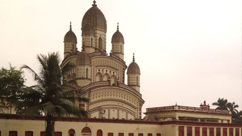 চিড়িয়াখানার তত্ত্বাবধায়ক এবং গবেষক নিযুক্ত হলেন ফ্রান্সিস বুকানন। উৎসাহী এই পশুতত্ত্ববিদকে সাহায্য করার জন্য ছিলেন চিত্রকর এবং অন্যান্যরা। ইউরোপীয় এবং দেশীয় দু’রকমের চিত্রকরকেই দায়িত্ব দেওয়া হয়েছিল। এই চিড়িয়াখানার আঁকা রঙিন ছবি সযত্নে রাখা আছে লন্ডনের ইন্ডিয়া অফিস লাইব্রেরিতে।