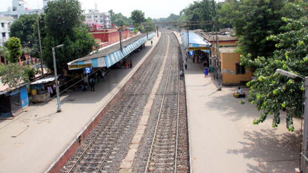 কিন্তু লর্ড বেন্টিঙ্ক এই চিড়িয়াখানার পিছনে অর্থ ব্যয়ে রাজি ছিলেন না। লর্ড অকল্যান্ডের আমলে তাঁর বোনদের উৎসাহ ছিল এই পশুসংগ্রহ নিয়ে। প্রসঙ্গত এই অকল্যান্ডের বোন এমিল ইডেনের উদ্যোগেই প্রাণ পেয়েছিল ইডেন উদ্যান।
