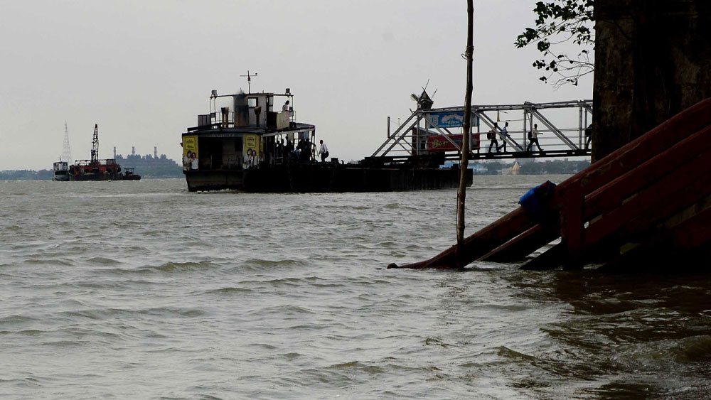 ৩। ব্রিটিশদের সঙ্গে সুতো ও কাপড়ের কারবার শুরু করেন শোভারাম। দক্ষতা ও অধ্যবসায়ের জেরে তাঁর বাণিজ্যে লক্ষ্মীলাভ হতে দেরি হয়নি। দূরদর্শী শোভারাম ব্যবসায়ে আরও উন্নতির জন্য সপ্তগ্রামের বাস উঠিয়ে চলে আসেন গোবিন্দপুরে।