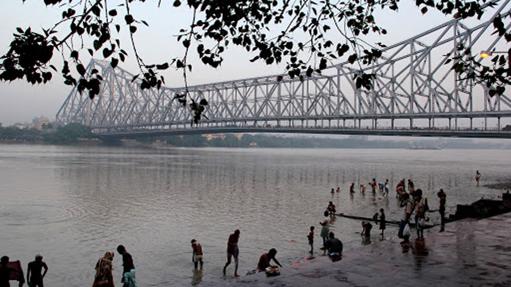 ৯। চার্লস বাজার আবার ‘শ্যামবাজার’ হয়ে যায়। তবে এ বার শোভারামের অনুরোধে তাঁর আত্মীয় শ্যামচাঁদ বসাকের নামে নামকরণ হয় ‘শ্যামবাজার’ এবং ‘শ্যামপুকুর’-এর।