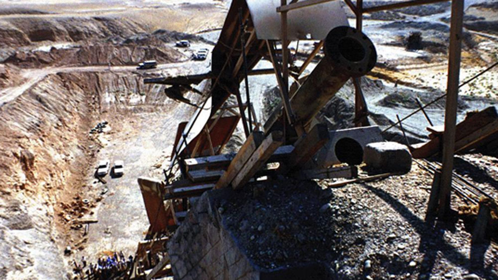 বার্বাডোজের সেই পরিত্যক্ত পরীক্ষাগারে আজও একই ভাবে মহাশূন্যের দিকে তাক করেই দাঁড়িয়ে রয়েছে সুপারগান হার্প মিসাইল। এক সময়ে গগনভেদী শব্দে মহাশূন্যে রওনা দেওয়া বন্দুক আজ নিশ্চুপ। ঝোপঝাড় ঘিরে ফেলেছে তার গোটা শরীরকে। রোদে-জলে মরচে পড়ে ভগ্নপ্রায় দশা তার।