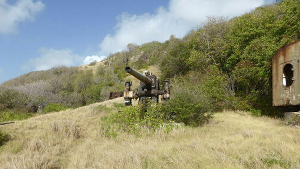 ১৯৬১ সালে কানাডার প্রতিরক্ষা বাহিনীর পরীক্ষাগার থেকে ইস্তফা দিয়ে গেরাল্ড ম্যাকগিল বিশ্ববিদ্যালয়ের শিক্ষক হিসাবে নিযুক্ত হন। তখনও সুপারগান বানানোর স্বপ্ন মাথা থেকে যায়নি তাঁর। ম্যাকগিল বিশ্ববিদ্যালয়, আমেরিকা সেনাবাহিনী এবং কানাডার প্রতিরক্ষা বিভাগ থেকে অনুদান নিয়ে ফের শুরু করেন কাজ।