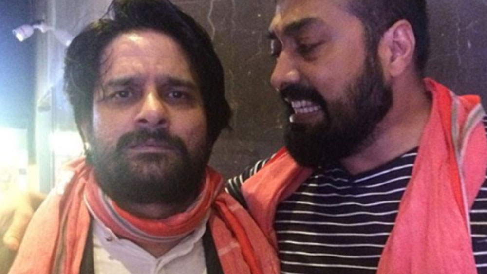 পড়াশোনা শেষ করে সেনাবাহিনীর পরীক্ষার প্রস্তুতি নিতে শুরু করেন তিনি। কিন্তু অনেক বার পরীক্ষার দিয়েও সফল হননি। জয়দীপের অনেক বন্ধুবান্ধব সেনাবাহিনীতে যোগ দিলেও তাঁর ইচ্ছা পূরণ হয়নি।