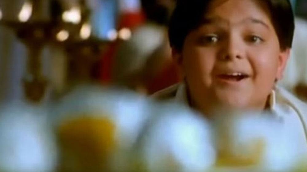 অভিনয়ের মতো পড়াশোনা করতেও তিনি ভালবাসতেন। তাই দুটোকেই সমান গুরুত্ব দিতেন ছোট থেকেই। থিয়েটারের সূত্র ধরেই ‘কভি খুশি কভি গম’ ছবির সুযোগ পান তিনি।