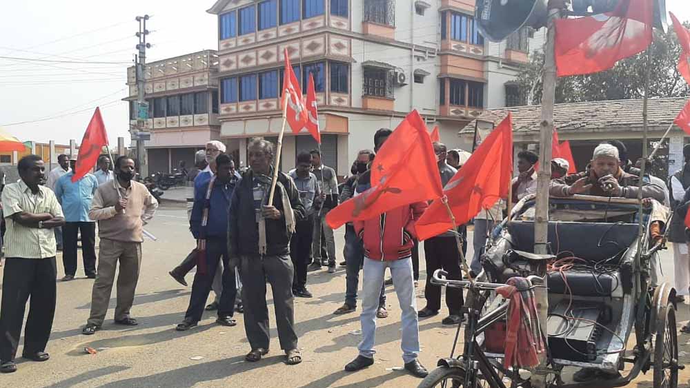 বীরভূমে পথঅবরোধ।