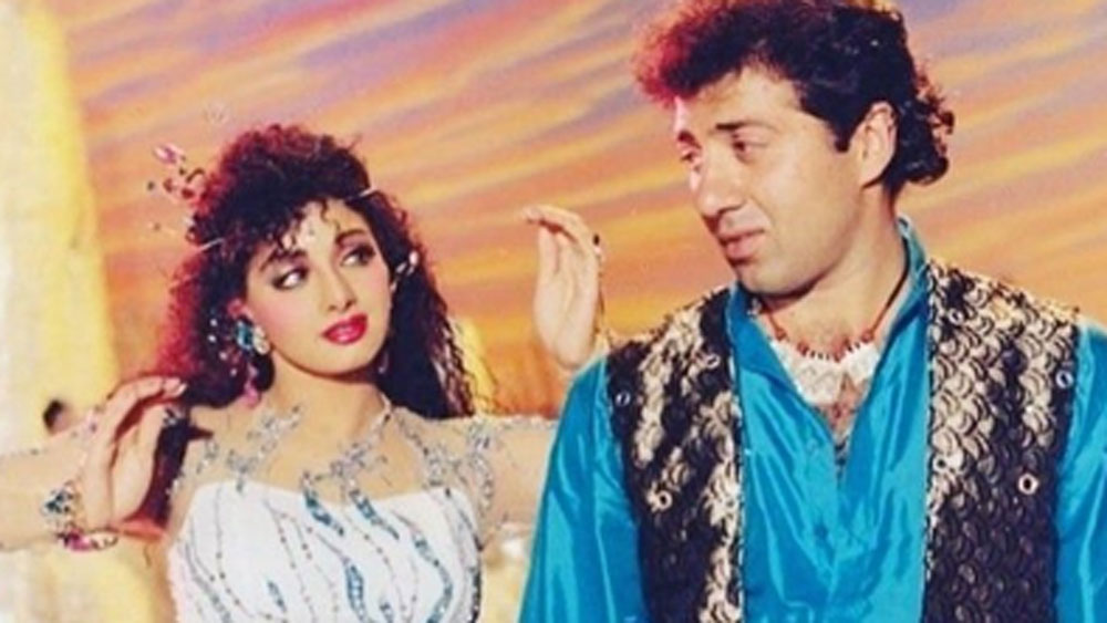 উপরন্তু সানি ওই ছবির প্রস্তাব নিয়ে যখন শ্রীদেবীর কাছে গিয়েছিলেন প্রায় মুখের উপরই সেই প্রস্তাব প্রত্যাখ্যান করেন শ্রীদেবী। এটা জানা সত্ত্বেও যে এই ছবিটিরও আগের মতোই বক্স অফিসে সফল হওয়ার সম্ভাবনা প্রবল।