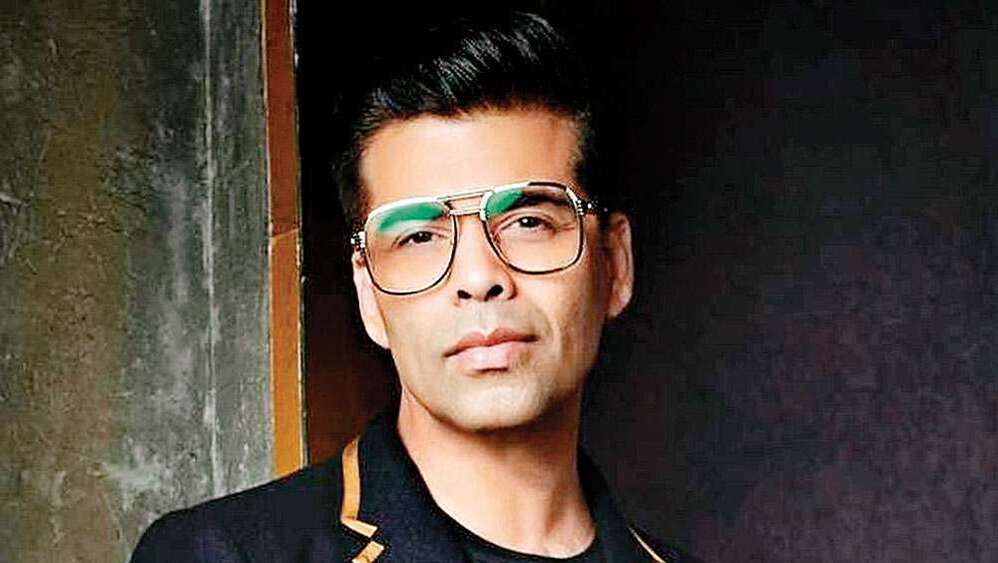 বিজয় যে কর্ণের সঙ্গে জুটি বাঁধতে চলেছেন, সেই গুঞ্জন অনেক দিন ধরেই শোনা যাচ্ছিল। কিছু দিন আগে কর্ণের সঙ্গে কাজ করবেন বলেই নাকি মুম্বই এসেছিলেন বিজয়।