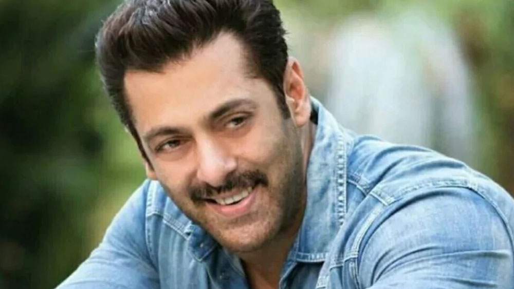 রাজকুমার নিজের পরিচয় দেননি। পাল্টা সলমনের উপর বিরক্তি প্রকাশ করে বলেছিলেন তাঁর বাবা সেলিম খানকে গিয়ে জিজ্ঞাসা করতে যে রাজকুমার কে?