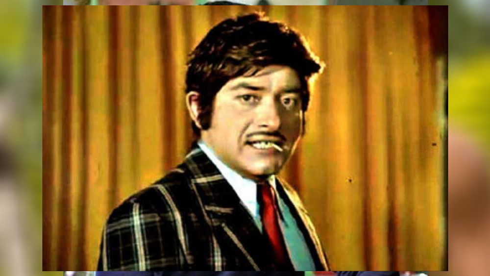 সলমন পৌঁছনোর পর পরিচালক তাঁকে সকলের সঙ্গে পরিচয় করিয়ে দিচ্ছিলেন। অভিনেতা রাজকুমারও পার্টিতে আমন্ত্রিত ছিলেন।