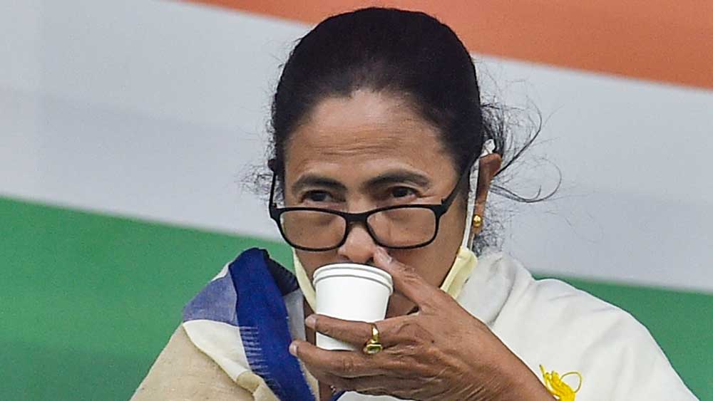 বিধানসভায় আনুষ্ঠানিক  ফটোসেশন সেরে মুখ্যমন্ত্রী মমতা বললেন,  ‘আবার আমিই ফিরছি’