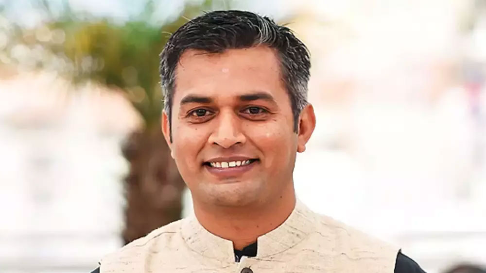 ‘মসান’ ছবির পরিচালক ছিলেন নীরজ ঘায়ওন। এটাই ছিল তাঁর পরিচালনার প্রথম পূর্ণদৈর্ঘ্যের ছবি। তার আগে তিনি কিছু স্বল্পদৈর্ঘ্যের ছবি পরিচালনা করেছিলেন।