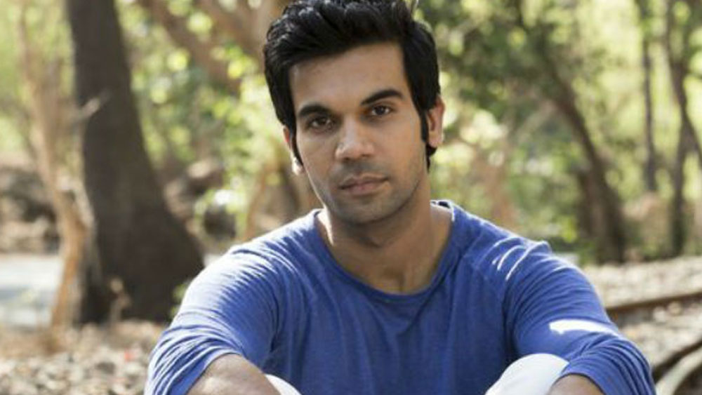 অন্যদিকে রাজকুমার রাও-ও বলিউডের প্রথমসারির অভিনেতাদের একজন। ‘লভ সেক্স অউর ধোঁকা’, ‘কাই পো চে’, ‘কুইন’, ‘সিটি লাইটস’, ‘নিউটন’-এর মতো সিনেমায় তাঁর অভিনয় দর্শকদের মনে চিরস্থায়ী জায়গা করে নিয়েছে।