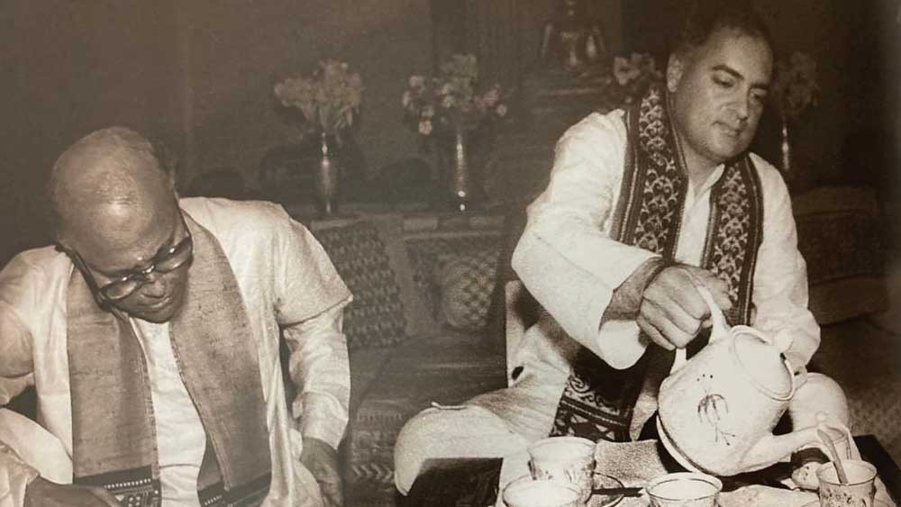 শান্তিনিকেতনে প্রাক্তন প্রধানমন্ত্রী রাজীব গাঁধী।