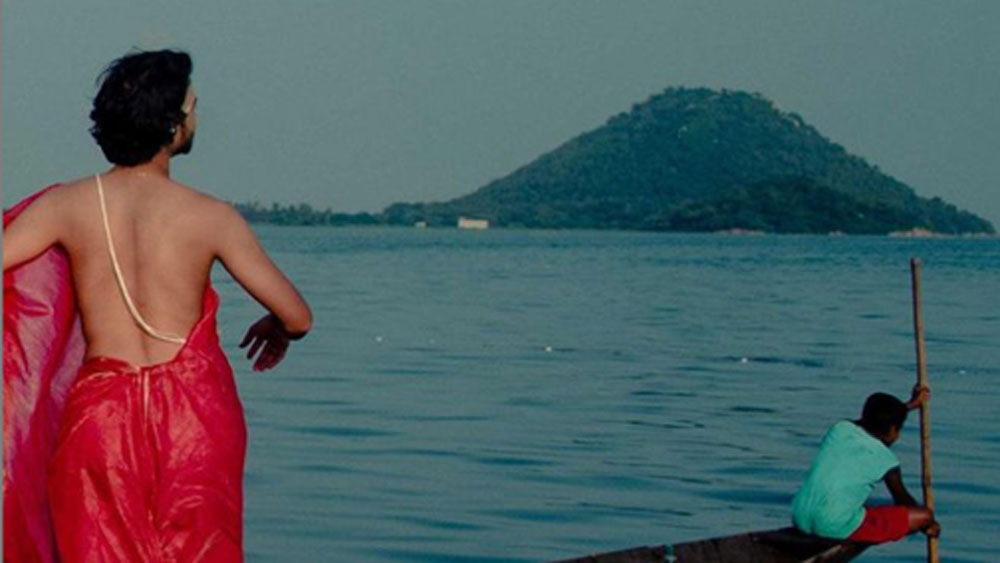 অনেক বদল এসেছে প্রেমের জীবনে। শুধু বদলায়নি সমাজের এক শ্রেণির মানুষের মানসিকতা। আজও তাঁরা প্রেমকে নিয়ে ব্যঙ্গ করে চলেছেন। তবে সে সমস্ত ব্যঙ্গে আর ভেঙে পড়েন না প্রেম। বরং সেগুলোকে গঠনমূলক সমালোচনা হিসাবেই নেন।