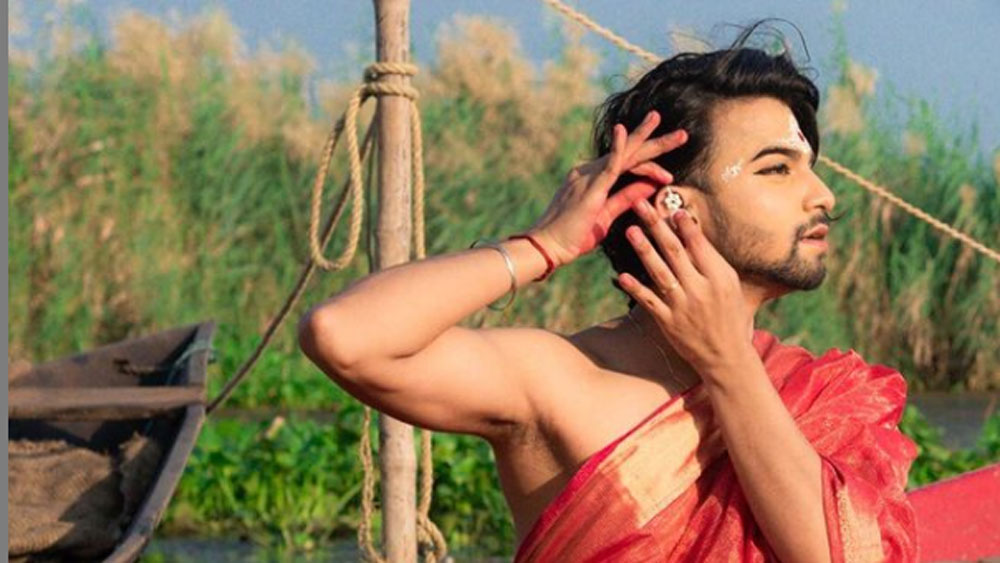 দিল্লির সাহিত্য কলা পরিষদে ২ বছরের জন্য বৃত্তিও পান তিনি। সারা বিশ্বেই তিনি নৃত্য প্রদর্শনের ডাক পান। প্রচুর প্রশংসায় ভরে যায় তাঁর হৃদয়।