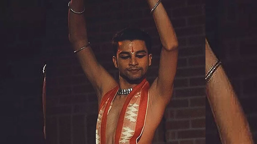 প্রেম স্থির করেছিলেন কোনও ভাবেই আর নাচবেন না। নিজেকে একেবারে ঘরবন্দি করে ফেলেছিলেন তিনি। খুব কষ্ট হলে বন্ধ ঘরেই নাচতেন। ছেলের এই মানসিক কষ্ট দেখতে পাচ্ছিলেন না মা মঞ্জুলতা।