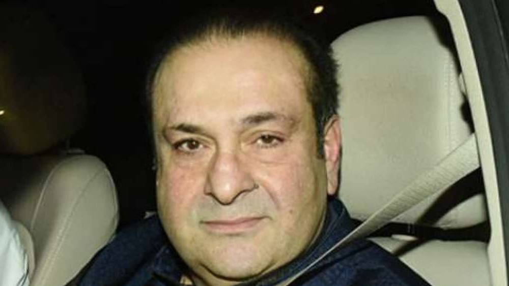 পেশায় স্থপতি আরতি চাকরি করতেন কানাডায়। তাঁর সঙ্গে রাজীবের দাম্পত্য স্থায়ী হয়েছিল মাত্র ২ বছর। ২০০৩ সালে তাঁদের বিয়ে ভেঙে যায়। বিচ্ছেদের কারণ নিয়ে মুখ খোলেননি দু’জনের কেউই।