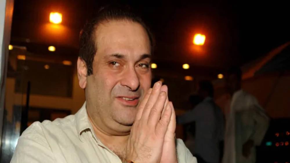 শেষ বয়সে রাজীব ছিলেন নিঃসঙ্গ এবং একা। দাদা ঋষি কপূরের প্রয়াণের এক বছরও হয়নি। নিজের বাড়িতে ৫৮ বছর বয়সে হৃদরোগে চলে গেলেন ভাই, রাজীব।