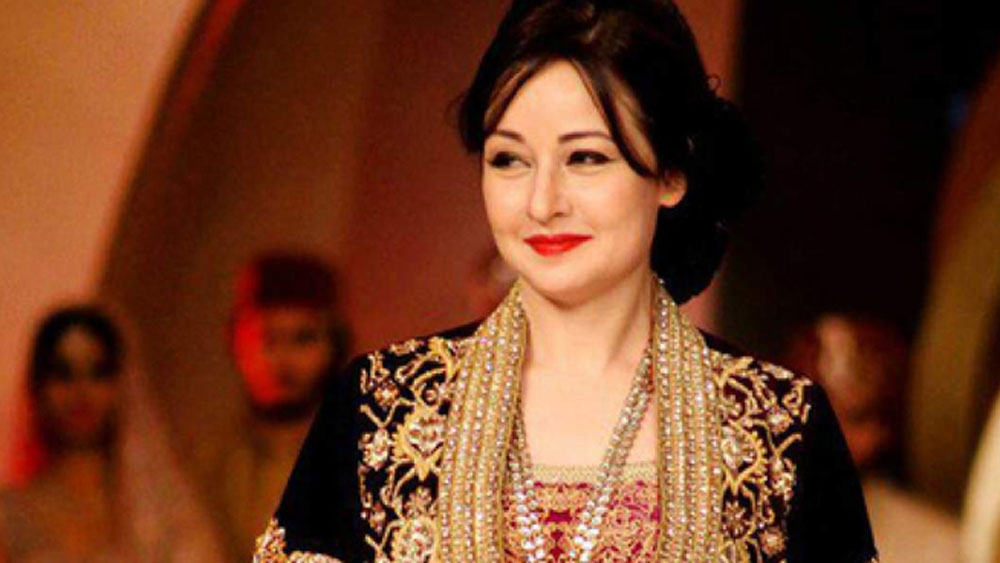 যত দিন সলমন কাশ্মীরে ছিলেন জেবার সঙ্গে প্রায় রোজই দেখা করতেন। বিষয়টি একেবারেই ভাল ভাবে নেননি রাজীব। তাঁদের রসায়ন ছবিতে প্রভাব ফেলুক এটা একেবারেই চাইছিলেন না তিনি।