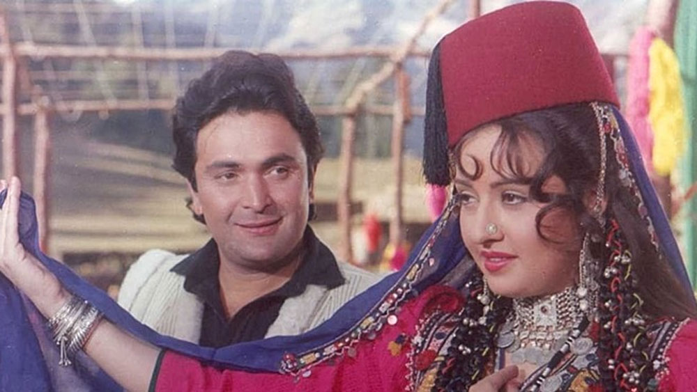 ছবির নায়িকা জেবার সঙ্গেও সলমনের পরিচয় করিয়ে দেন ঋষি। প্রথম দেখাতেই জেবাকে পছন্দ হয়ে যায় সলমনের।