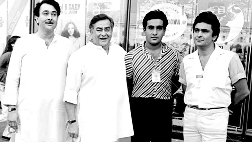 ‘হিনা’র শ্যুটিং সেটে ঋষির পাশাপাশি রাজীব এবং রণধীর কপূরের সঙ্গেও পরিচয় হয় সলমনের। তাঁরাও সেখানে ছিলেন। কারণ ‘হিনা’র পরিচালক ছিলেন রণধীর এবং প্রযোজক ছিলেন রাজীব।