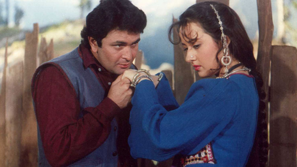 এই ছবির নাম ছিল ‘হিনা’। সলমনের ছবির শ্যুটিং যেখানে চলছিল তার একেবারে কাছেই ‘হিনা’র শ্যুটিং চলছিল।