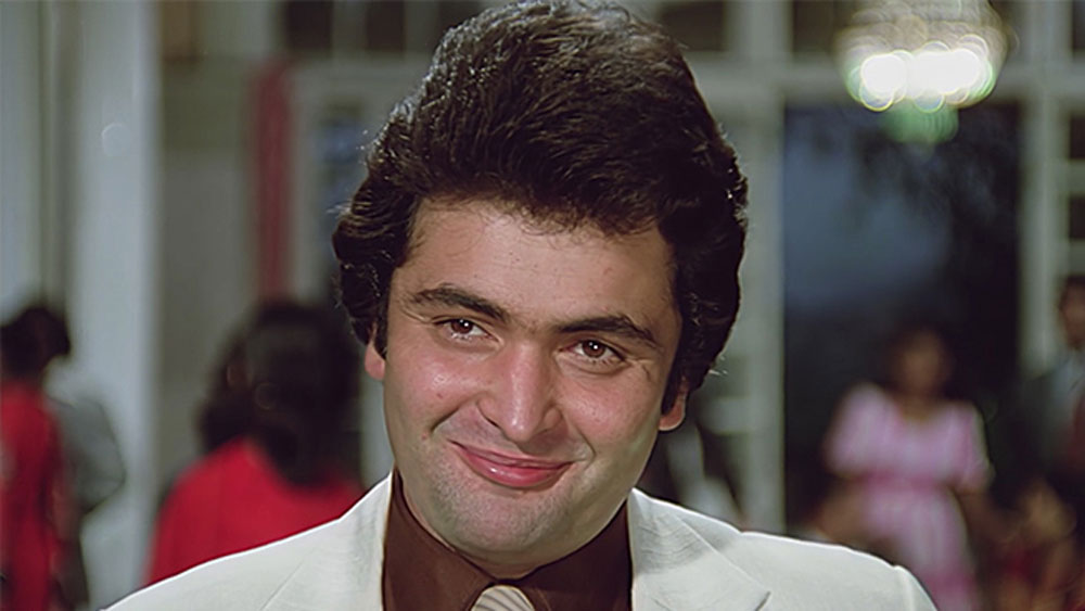 সে সময় কাশ্মীরে আরও একটি ছবির শ্যুটিং চলছিল। ঋষি কপূর ওই ছবির মুখ্য চরিত্র ছিলেন। তাঁর বিপরীতে ছিলেন জেবা বখতিয়ার।