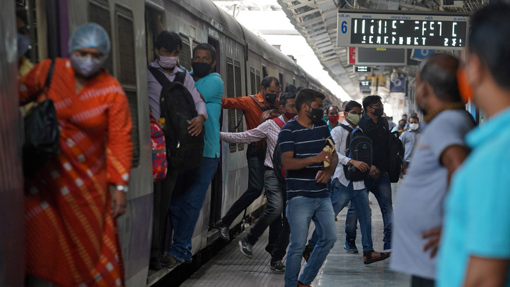 Doctors warns to be very conscious about covid in whole 2021