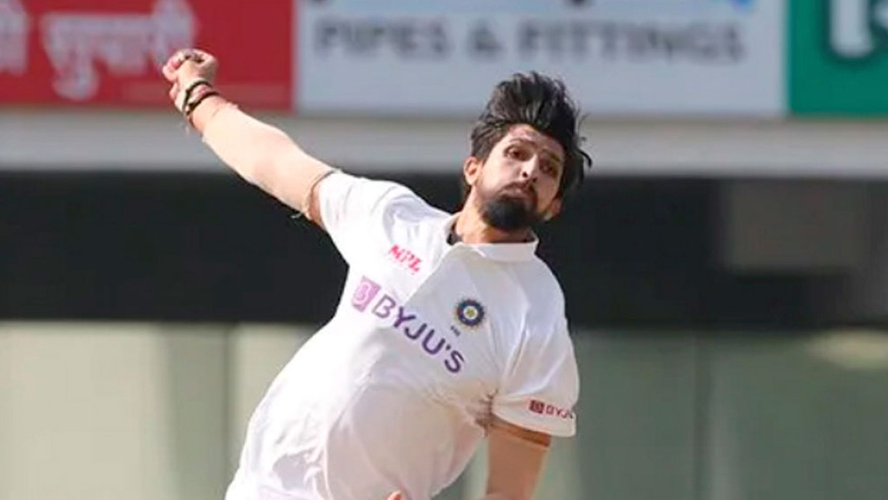 ইশান্ত শর্মা: দুরন্ত বল করেছেন প্রথম ম্যাচে। টেস্টে ৩০০তম উইকেটও এসেছে তাঁর ঝুলিতে। দ্বিতীয় ম্যাচেও তাঁর হাতেই নতুন বল তুলে দিতে চাইবেন কোহালি।