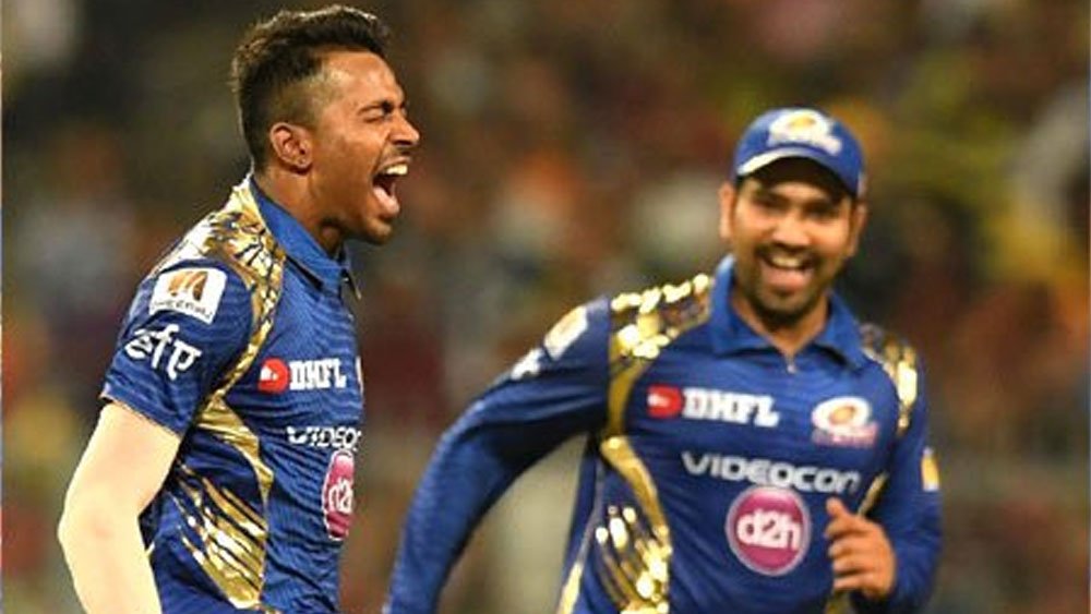 পরের বার ফের নিলামে নাম তুললে এক মাত্র মুম্বই ইন্ডিয়ান্স তাঁর জন্য দড় হাঁকে। মাত্র ১০ লক্ষ টাকায় হার্দিক যোগ দিয়েছিলেন রোহিত শর্মার দলে।